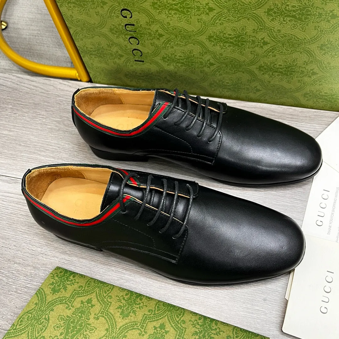 Ex-factory price: 480💰-(Gucci) men’s loafers! Genuine molded horsebit, a classic must-have for your shoe cabinet! The feet are particularly delicate! This Gucci original version is a set last, and we are consistent with the counter! Therefore, it is more comfortable in terms of last shape and comfort! Take it to the counter and compare at will! Good shoes are more than just what they make! But grasp the essence from the inside out! Material: Imported first-layer cowhide! Genuine leather outsole imported from Italy, size: 39-44 (38/45 customized, non-refundable)